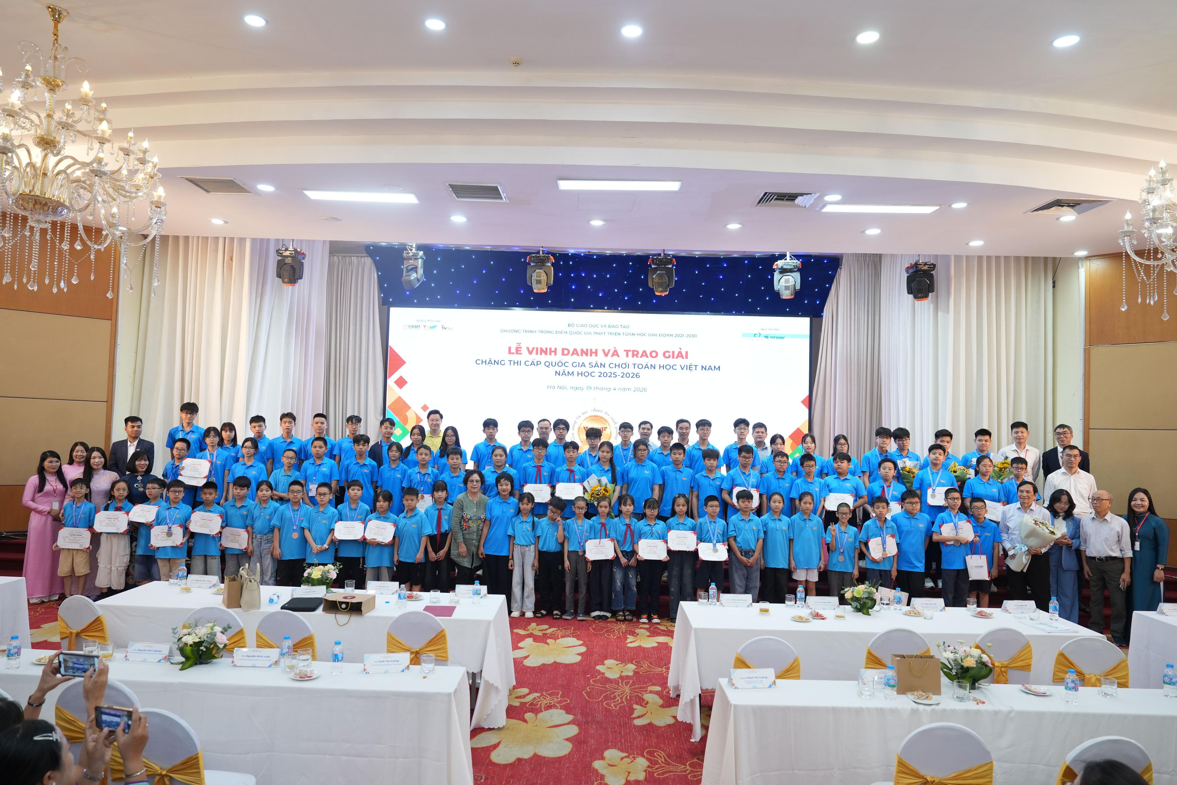 Nhìn lại dấu ấn VNMF năm học 2025-2026: Nơi hội tụ bản lĩnh và tư duy Toán học